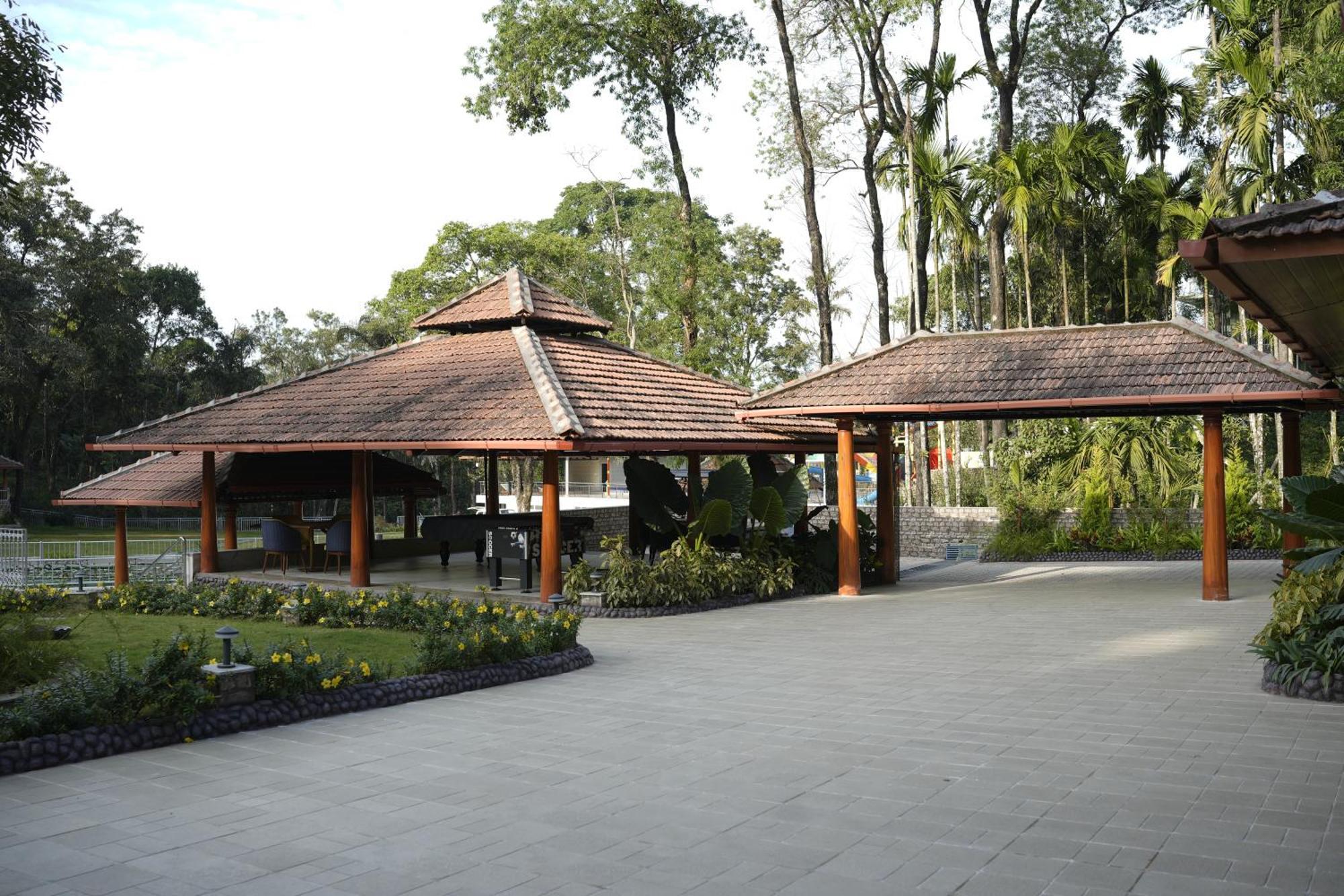Regenta Resort Sakleshpur Bagian luar foto