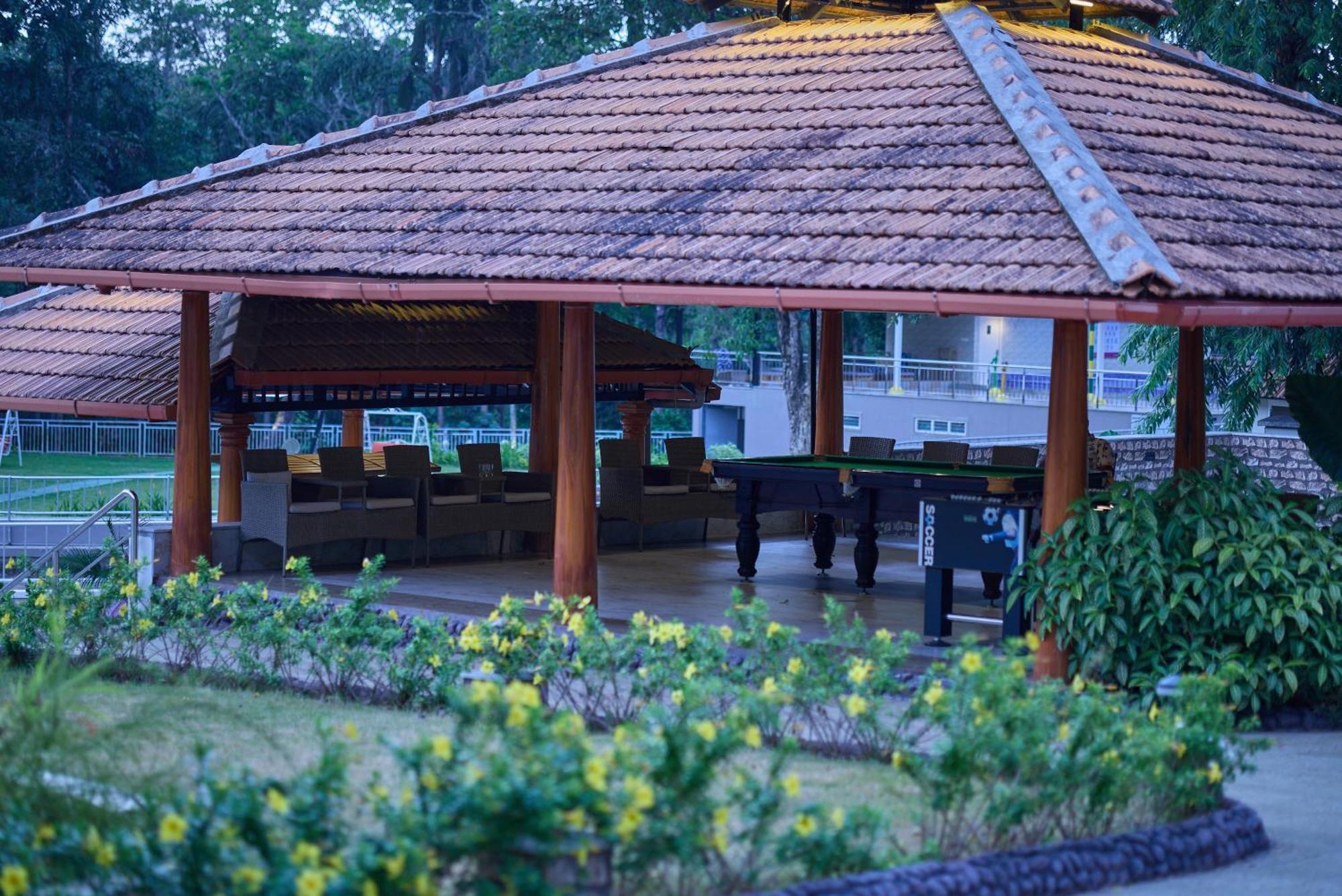 Regenta Resort Sakleshpur Bagian luar foto